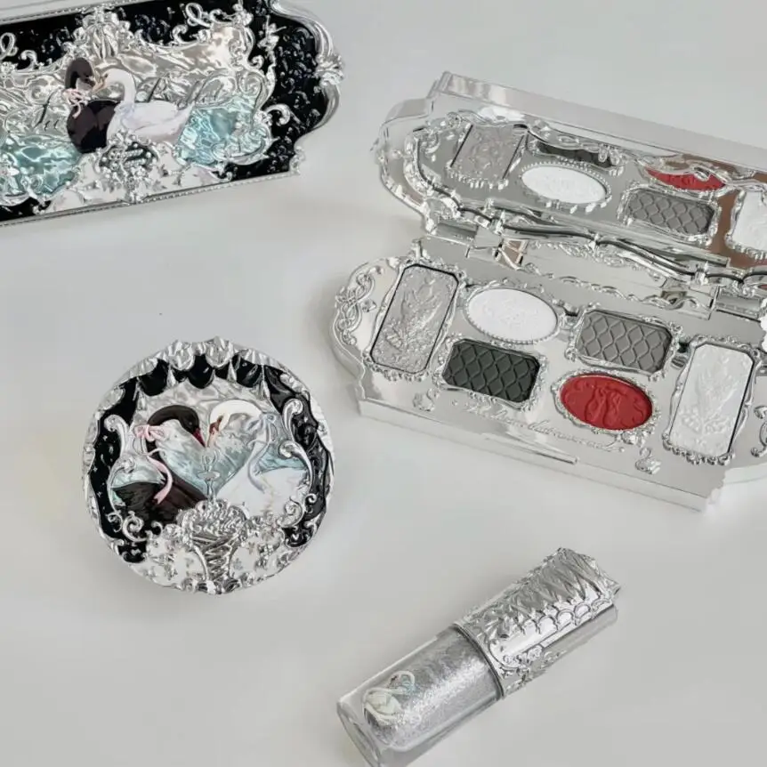 Swan Ballet Makeup Set - Image 3