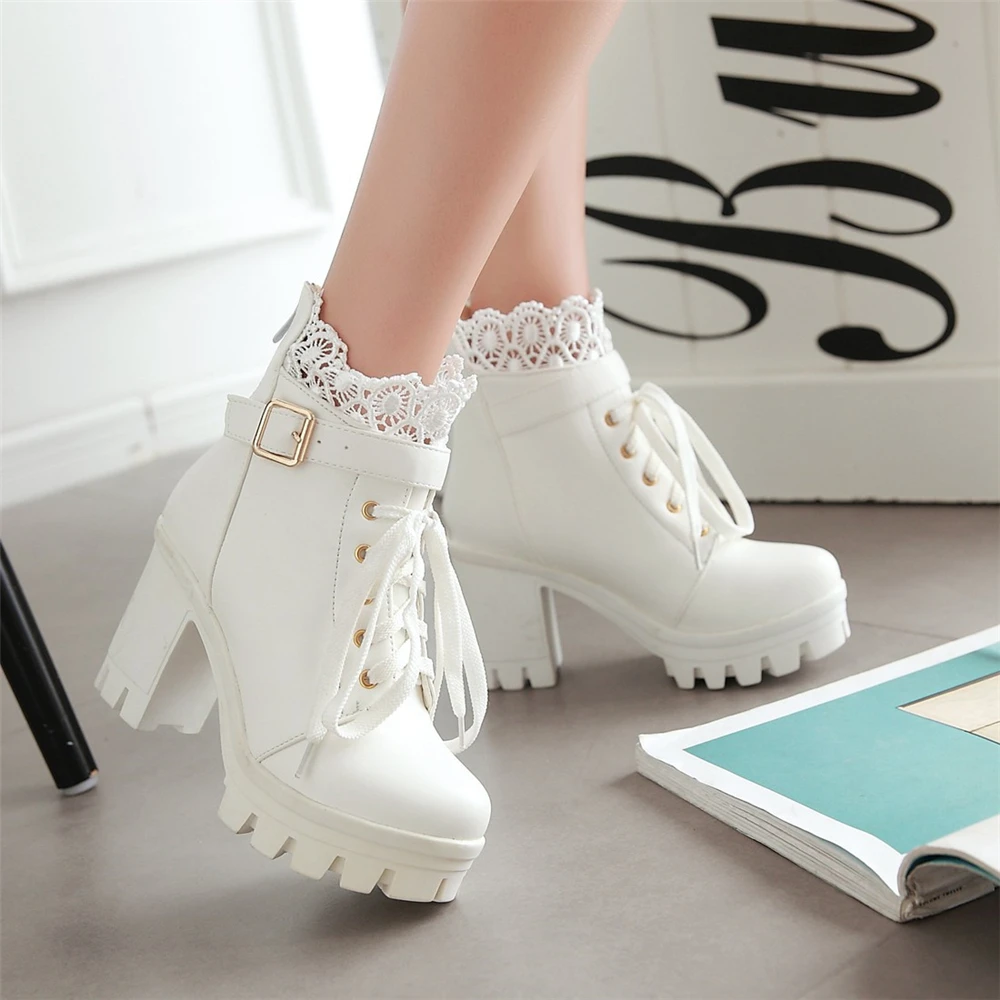 Feminine Daisy Winter Boots - Image 3