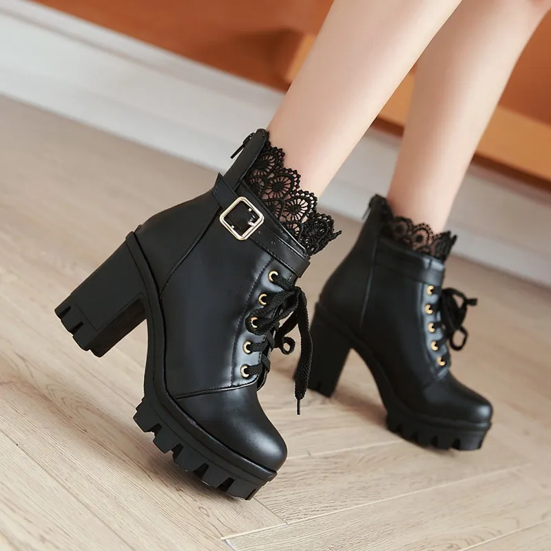Feminine Daisy Winter Boots - Image 2