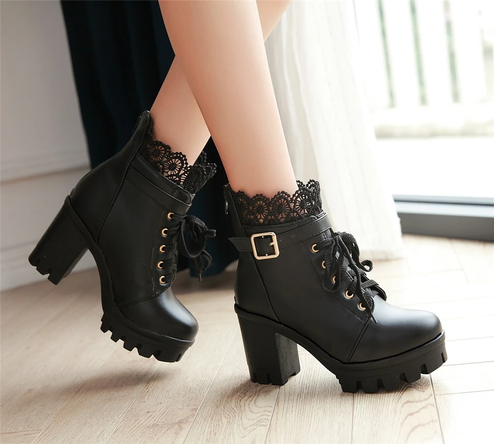 Feminine Daisy Winter Boots - Image 4