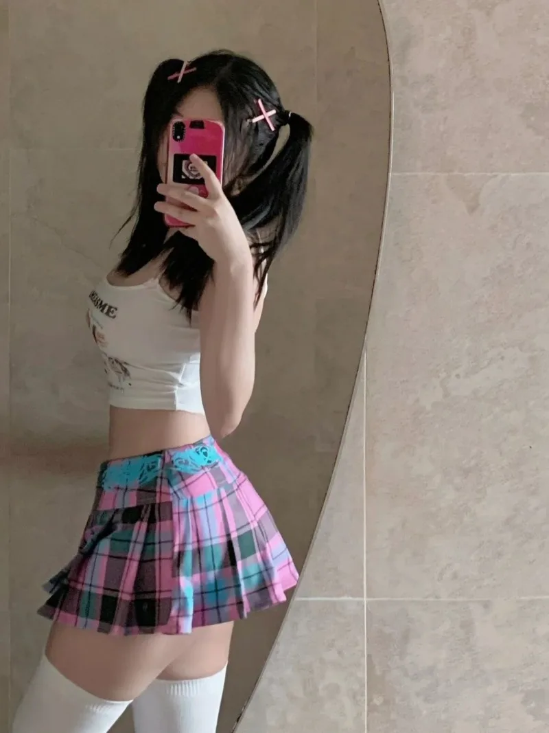 Vintage Plaid Pleated Skirt - Image 5